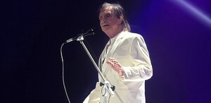 Roberto Carlos cantando en Monterrey