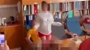 Estudiantes de una escuela católica en Austria contrataron a una stripper para un espectáculo en el aula; el video se viralizó y autoridades iniciaron proceso d