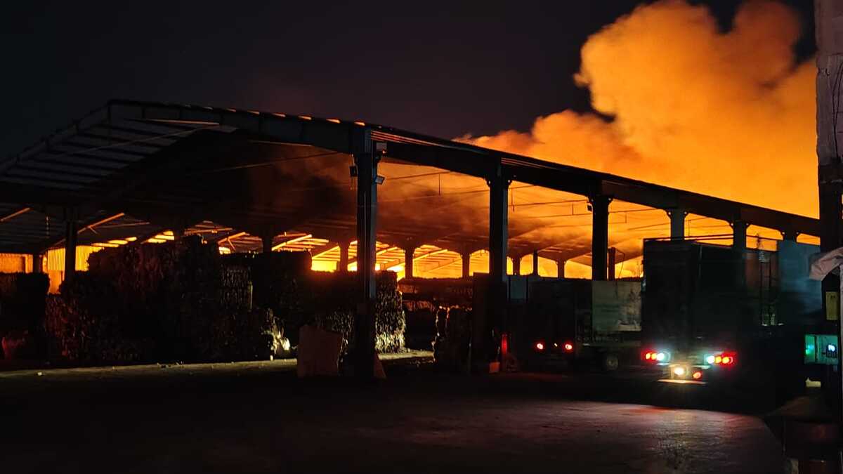 Ráfagas del viento incrementaron la intensidad de la propagación del fuego.