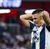 Djuka lamentándose tras una falla con Rayados.