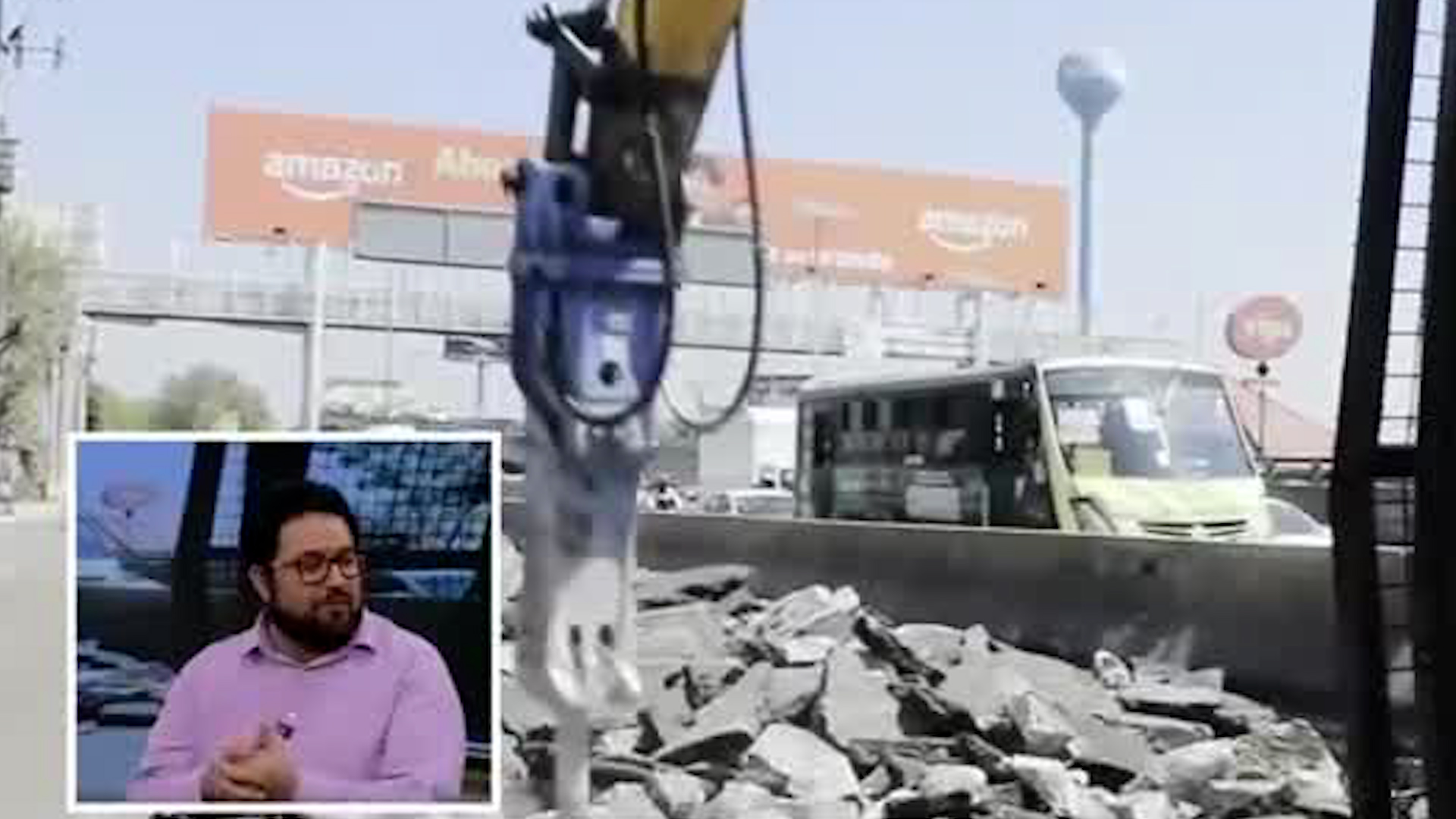 El Presidente Municipal del municipio de Naucalpan mencionó que en el piso asfaltico de esta vialidad se colocó concreto hidráulico.