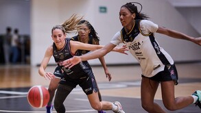 Jugadoras de Fuerza Regia Femenil.