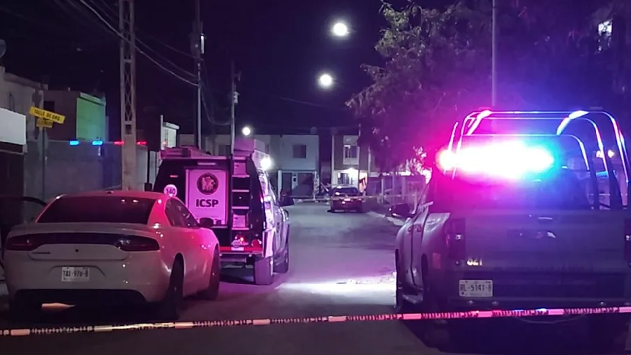 Un hombre fue encontrado muerto con un disparo en la cabeza dentro de una vivienda en la colonia Valle de Lincoln, en García.