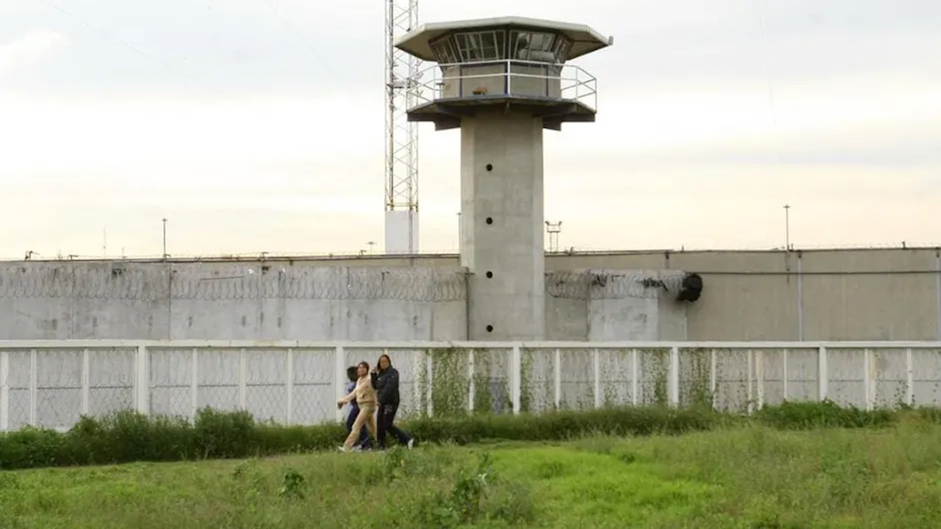 Autoridades capitalinas informaron que el fuego fue controlado y no se reportan heridos.
