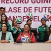 Clara Brugada presenta en conferencia la Clase Masiva de futbol más grande del mundo