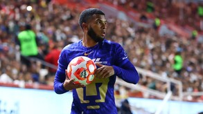 Pedro Vite en el partido con Pumas