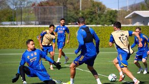 Tigres entrenando previo a un partido de Champions Cup.