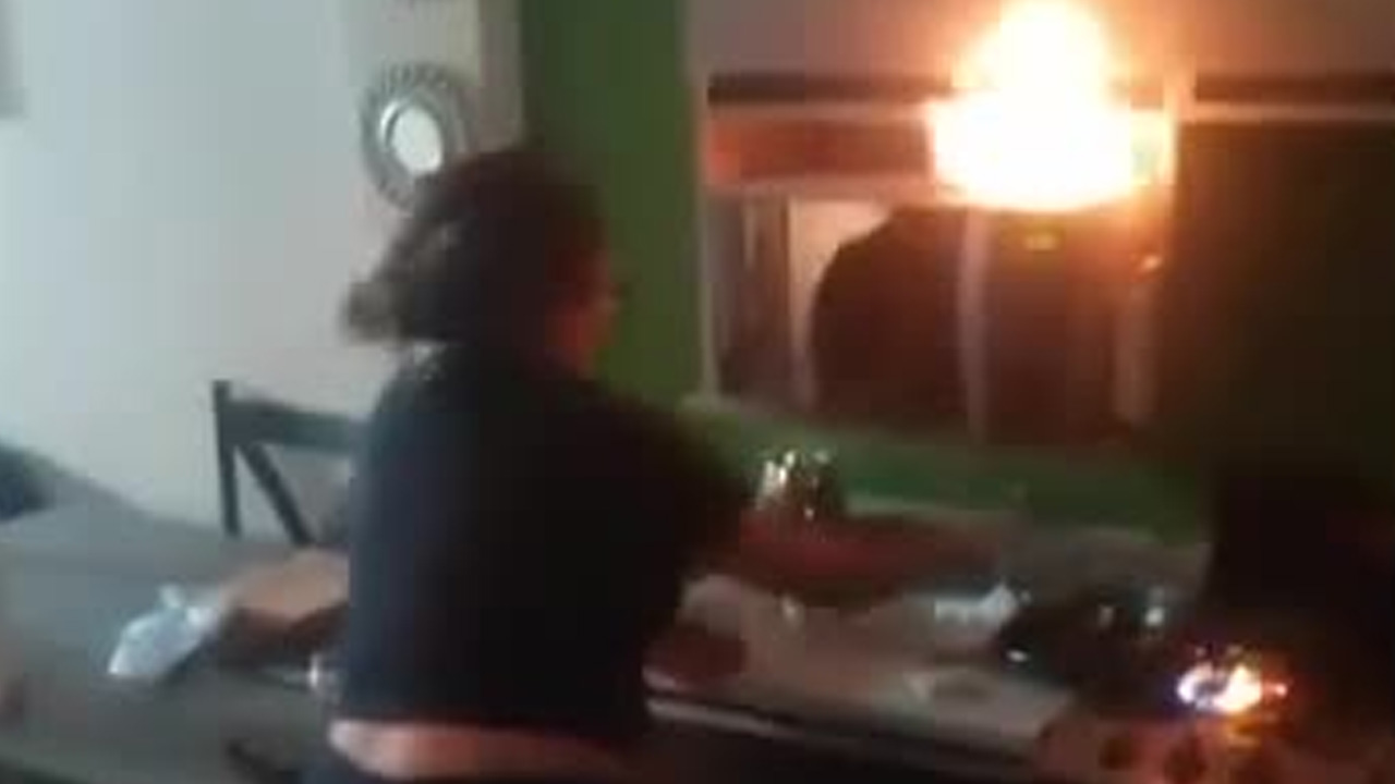 Una madrugada que comenzó con gritos terminó en cenizas y con una evidencia digital irrefutable tras un episodio extremo de violencia doméstica.