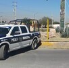 Elementos de la Policía Municipal resguardando la zona en que se encontró presuntamente un artefacto explosivo.