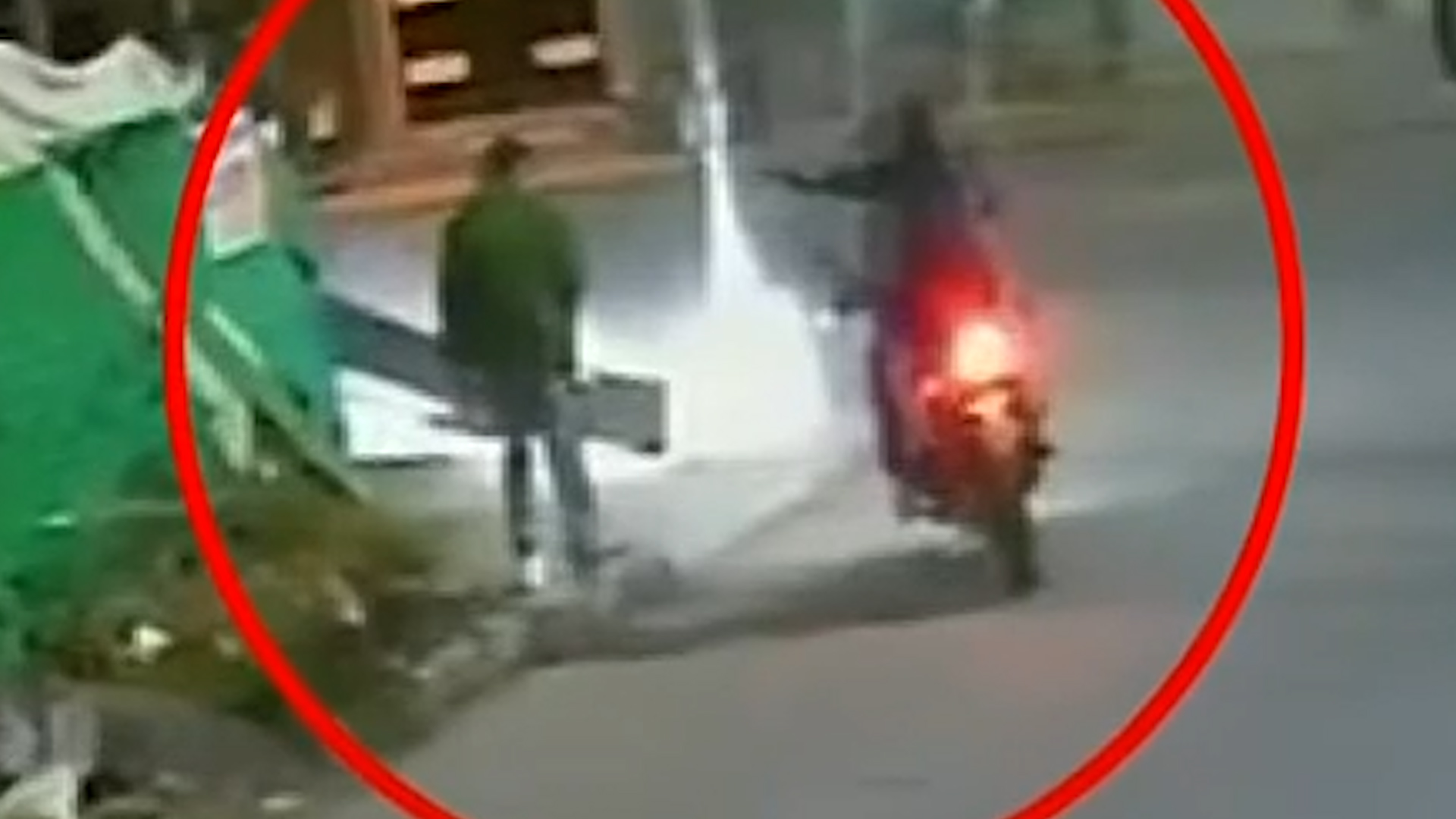 Samuel sobrevivió a 6 balazos en Ecatepec tras ser extorsionado por sujetos de un taller. Pese a los videos, la Fiscalía de Edomex no ha detenido a nadie.