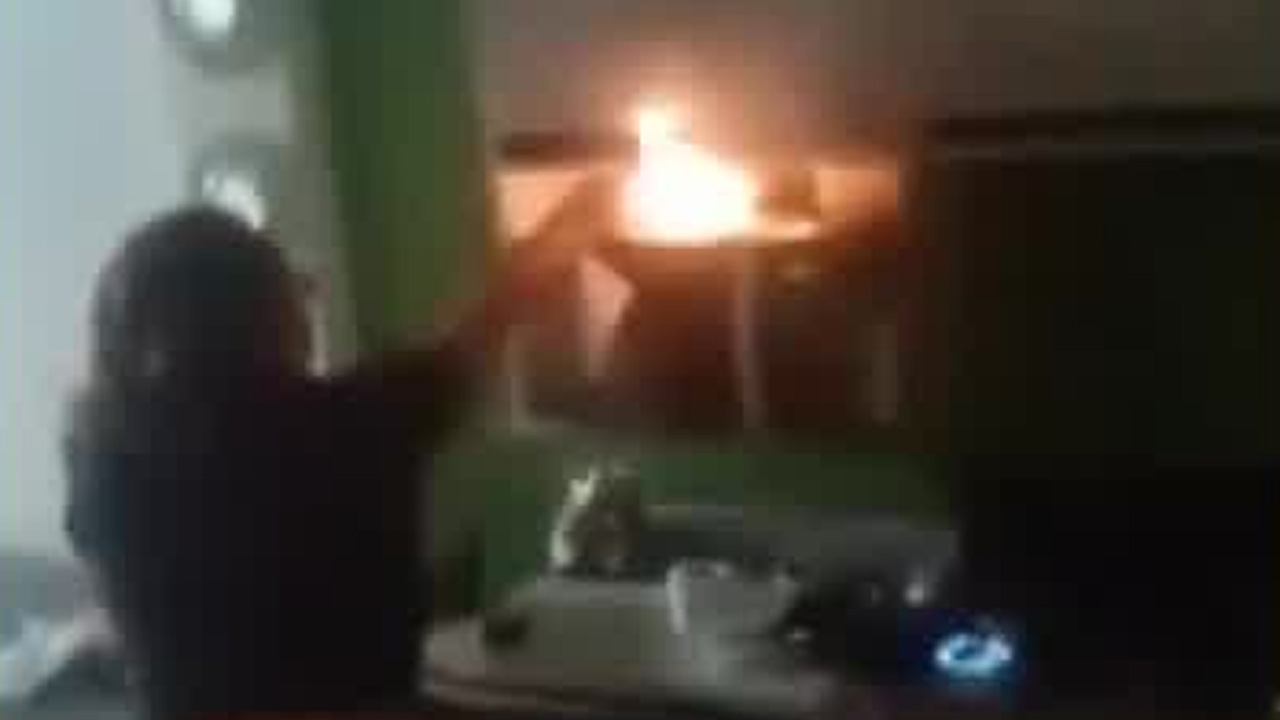 Una discusión entre una pareja derivó en un incendio intencional en una vivienda de la colonia Los Laureles, en Torreón.
