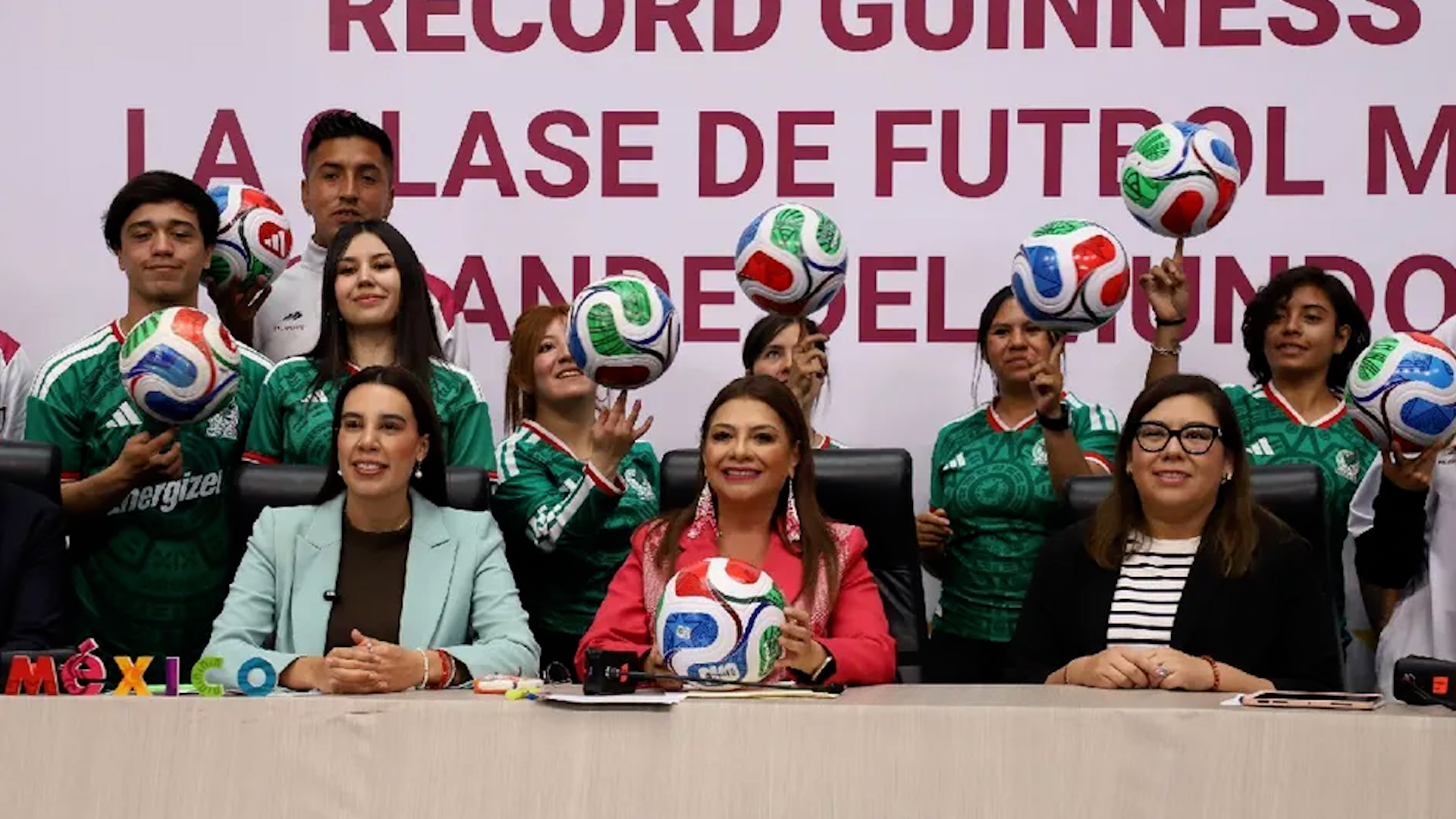 Conoce el proceso de registro para la clase masiva de fútbol en el Zócalo capitalino este 2026 y asegura tu lugar en este evento deportivo nacional
