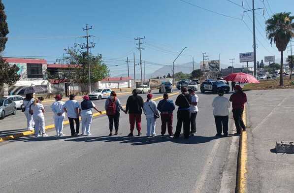 Los trabajadores refieren que les habían advertido que de no cumplir una meta de 10 consultas diarias y 120 a la quincena.