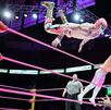 Máscara Dorada y Neón volando en el 92 Aniversario del CMLL.