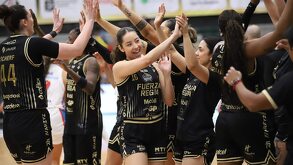 Fuerza Regia femenil derrotó en el juego 1 de la serie inaugural a Freseras de Irapuato en la Arena Mobil en Monterrey en la temporada 2026 de la LNBP.