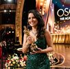 Mujer recibiendo premio Oscar, foto generada con Inteligencia Artificial.