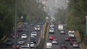 Autos circulando conforme el programa Hoy No Circula en CdMx y Edomex