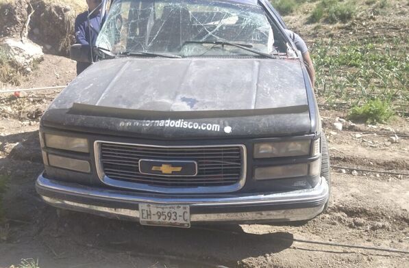 La volcadura ocurrió cuando el hombre conducía una camioneta con placas del estado de Coahuila, y se desplazaba de poniente a oriente.
