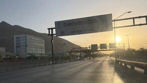 Contraflujo en avenida Industriales en Santa Catarina.