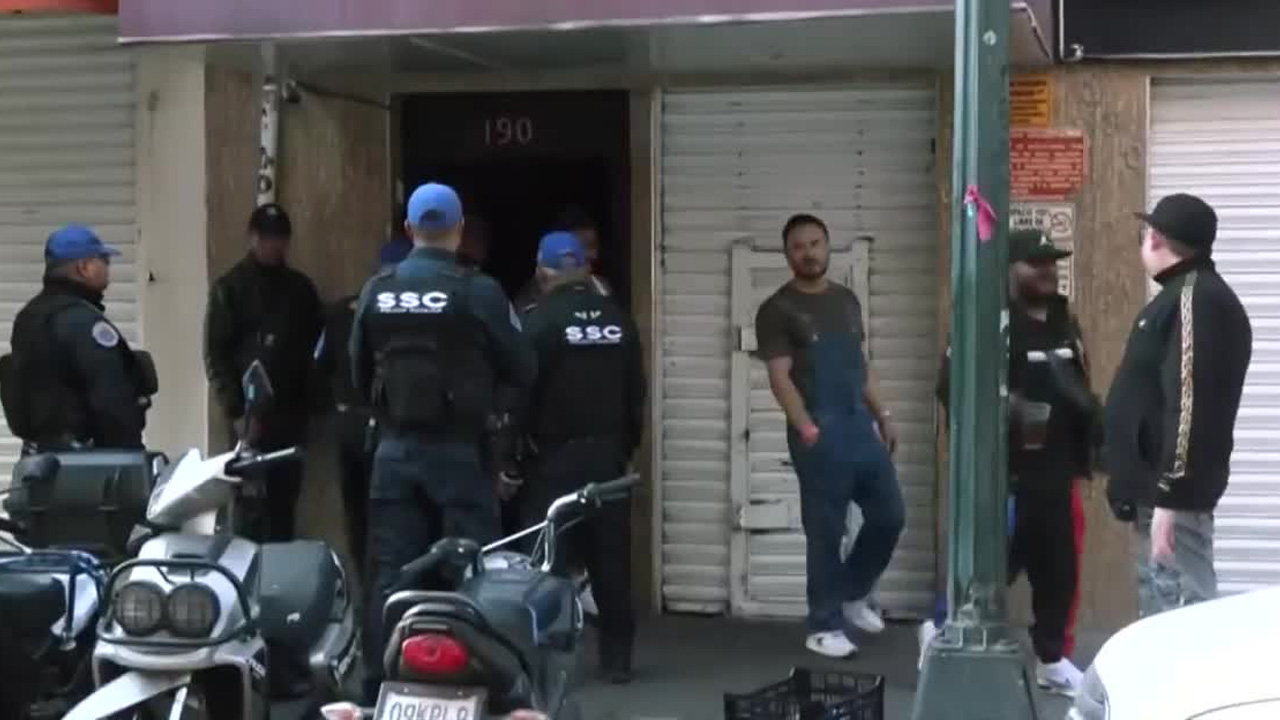 Autoridades realizaron un operativo para desalojar una presunta fiesta clandestina en el bar Touch Me, en la colonia Doctores.