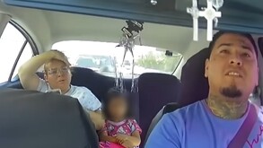 El conductor le pidió ayuda a un elemento de tránsito de Guadalupe, el cual le abrió paso para llegar lo antes posible