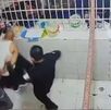 En un video se difundió la manera en la que un custodio del penal de Hiejotzingo golpea a un interno, la SSP pide a Derechos Humanos que intervenga en el caso.