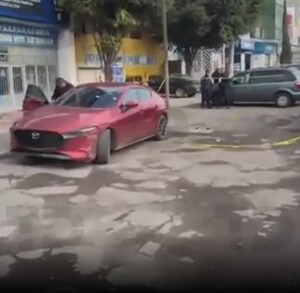 Auto baleado por la expareja de su propietario en la autopista México-Pachuca.