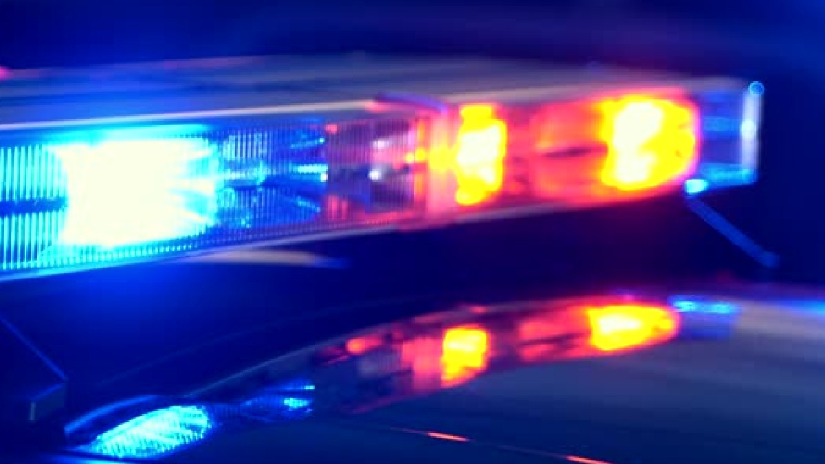 Sirena de policía de color azul, rojo y blanco