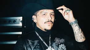 Christian Nodal se presenta en la Feria de Texcoco con una imagen diferente a la conocida de los últimos años.