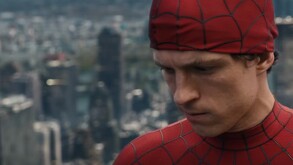 Tom Holland en una de las escenas como Spider Man en New Brand Day sin máscara