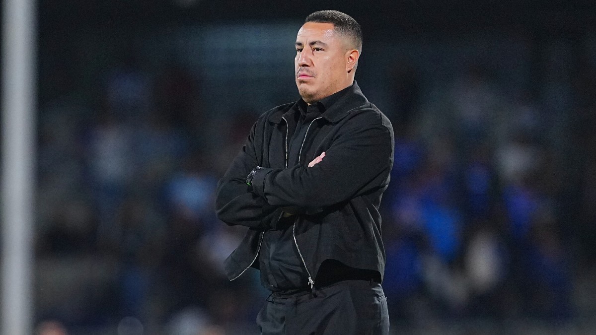 Efraín Juárez en el partido de Pumas contra Cruz Azul.