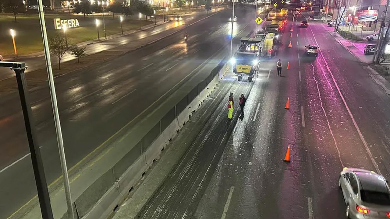 El municipio inició trabajos de rehabilitación en la Carretera Nacional, al sur de Monterrey, lo que genera cierres parciales.