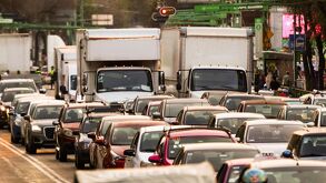 Autos circulando conforme el hoy no circula en CdMx y Edomex