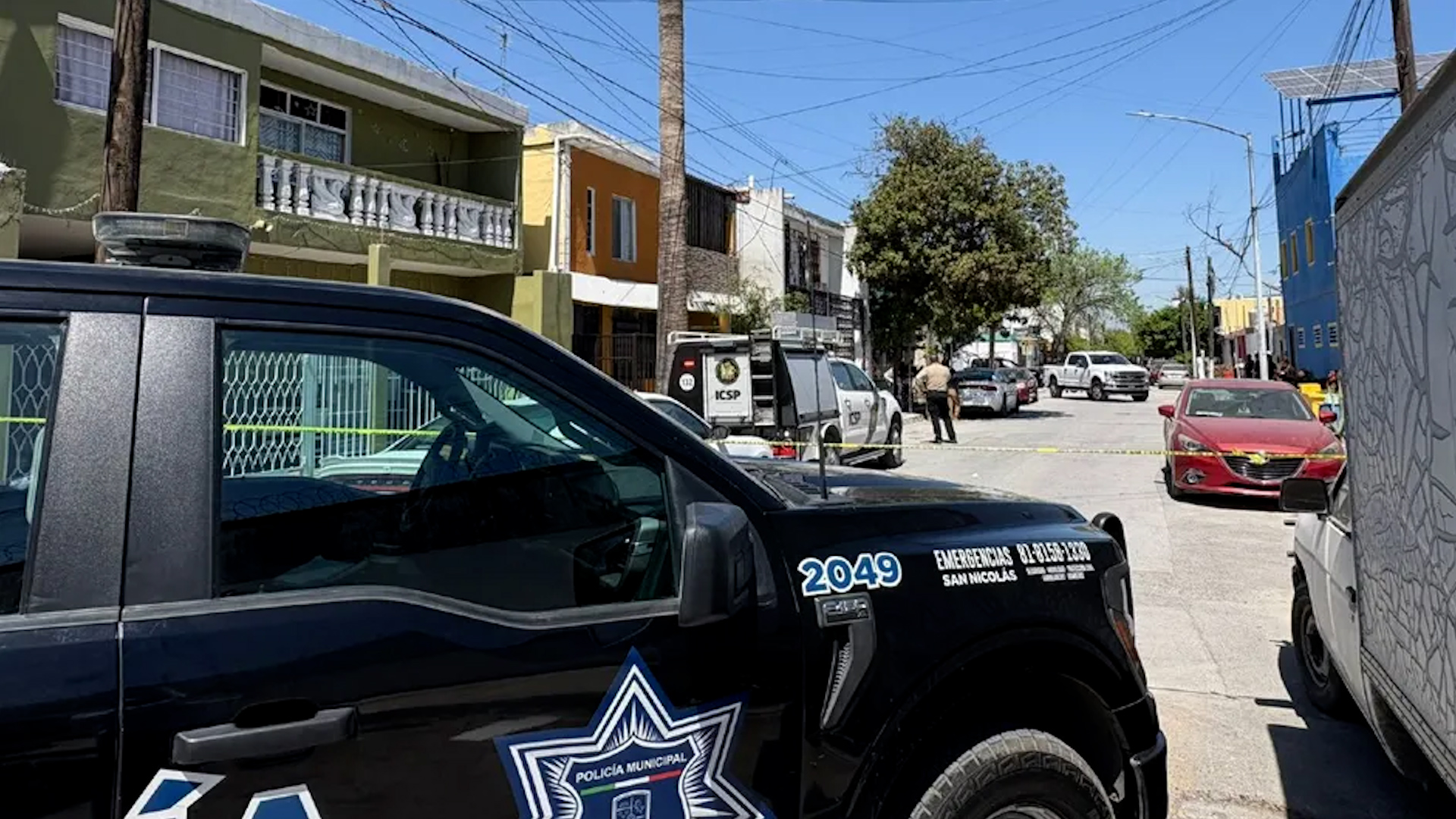 La movilización se observa en la casa ubicada sobre la calle Las Mañanitas, cerca del cruce con la avenida Morenita Mía.