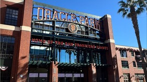 Fachada del Oracle Park; casa de los Giants de San Francisco.