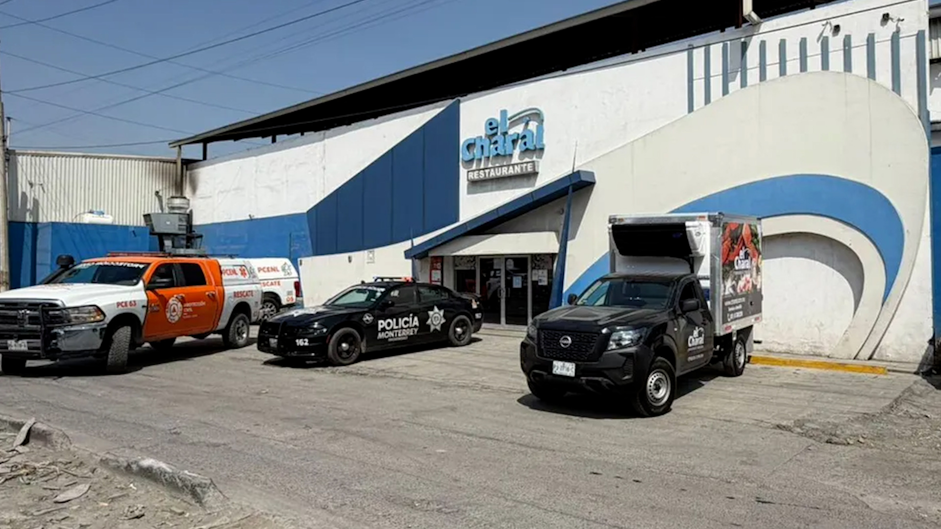 Se informó de una explosión ocurrida durante labores de mantenimiento en un restaurante 'El Charal' en Monterrey.