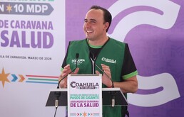 Manolo Jiménez entregando las obras de caravanas y el programa de salud para Francisco I. Madero