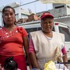 La señora Guadalupe vende helados desde hace 15 años. Es madre de una hija y con esta actividad obtiene ingresos para sus gastos.