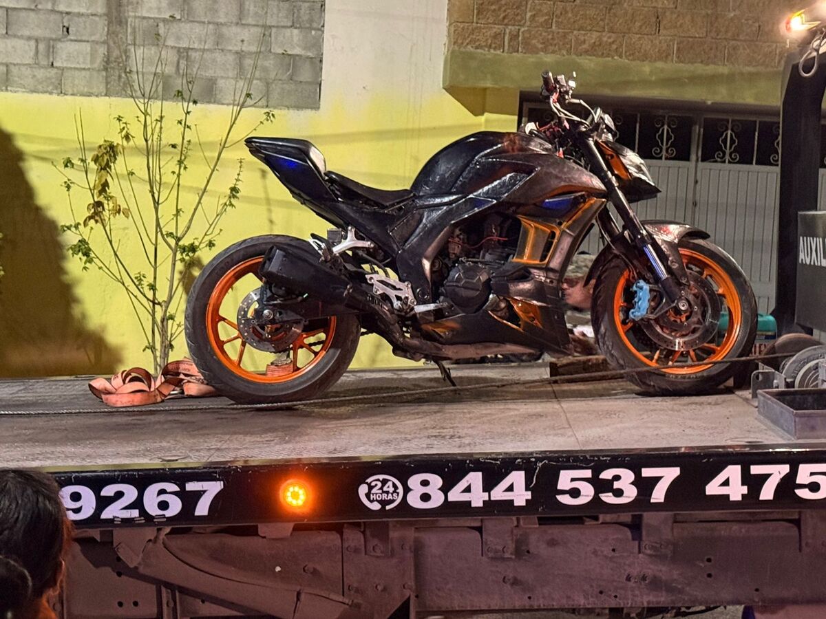 Autoridades realizan cateo en Saltillo tras detenciones; hallan motocicleta robada y más indicios en vivienda.