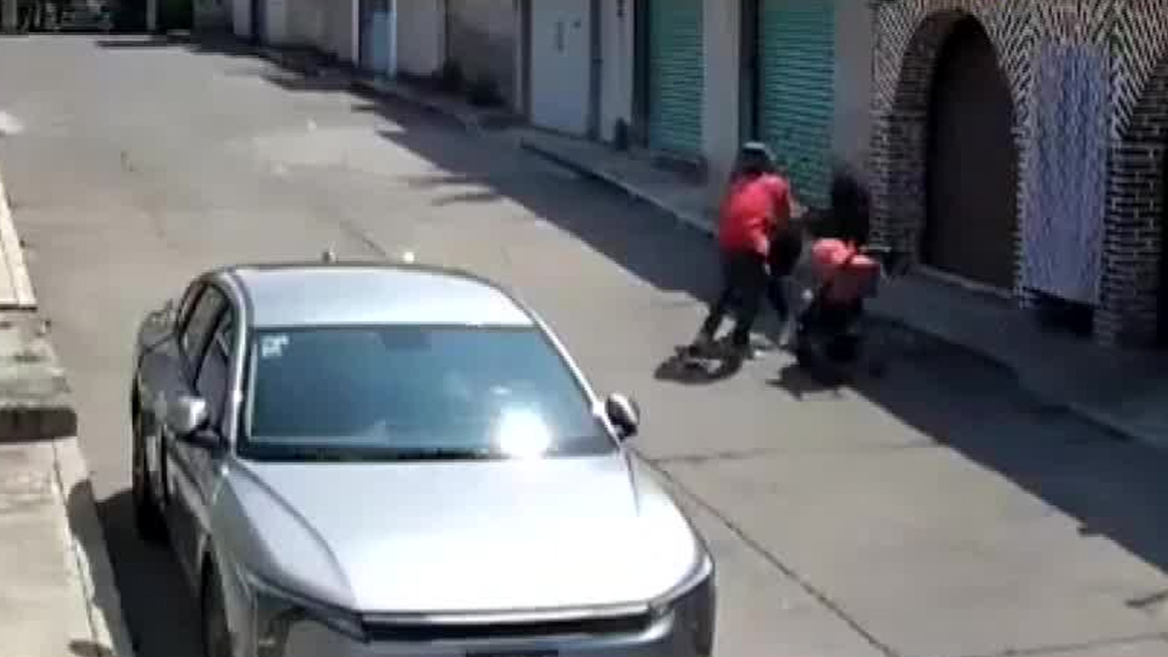 Una mujer que caminaba con su bebé fue asaltada en Jiutepec, Morelos.