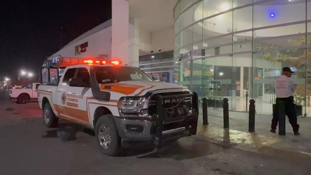 Un incendio en una sala de cine en Juárez, Nuevo León, provocó la evacuación de unas 60 personas.