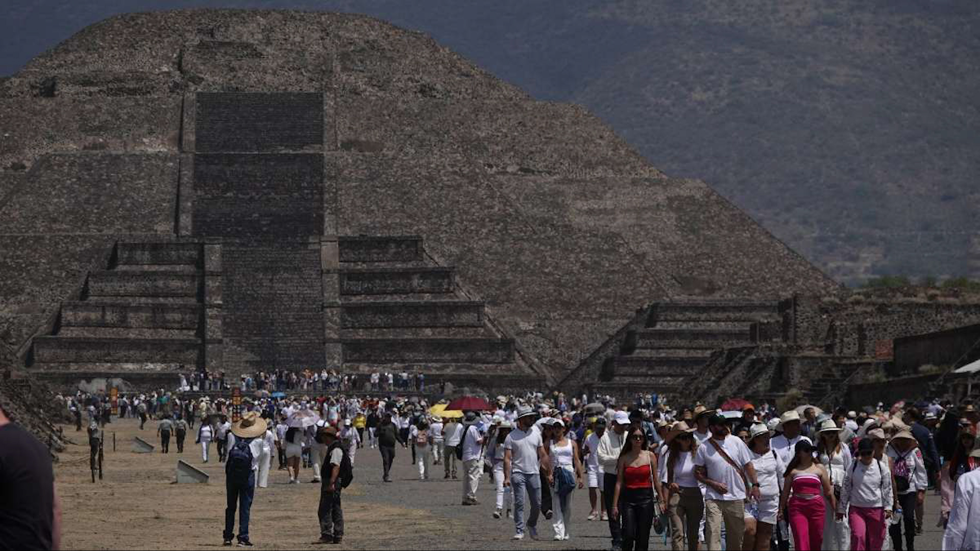 Recibe la primavera en Teotihuacán este 2026. Consulta costos de entrada para nacionales y extranjeros, horarios de acceso y las nuevas reglas de visita.