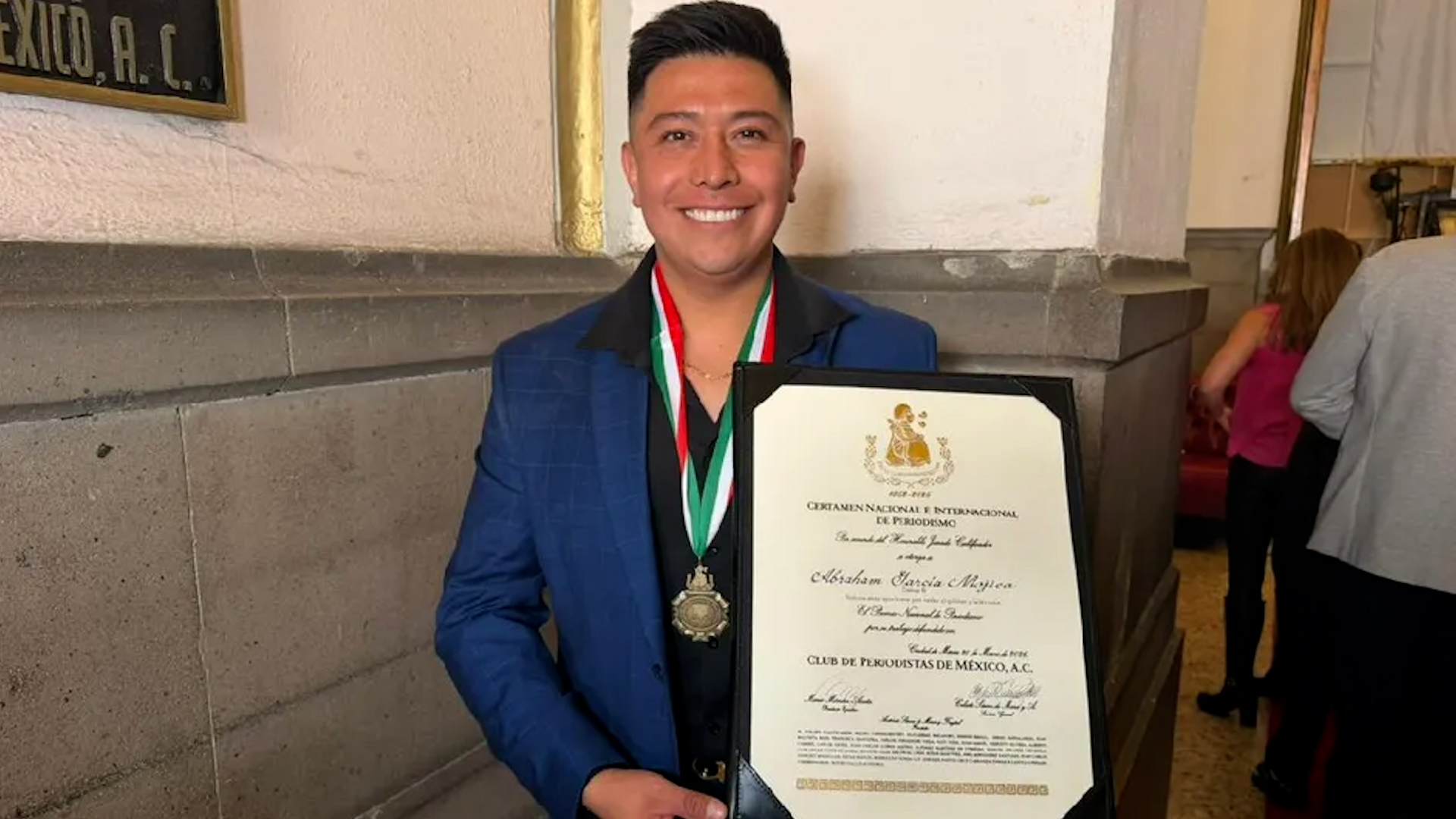 El reportero de C4 En Alerta, fue reconocido en la categoría nota oportuna por la cobertura de una explosión polvorín en el municipio de Chimalhuacán.