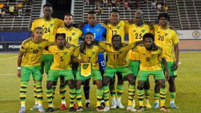 Jugadores de la Selección de Jamaica previo a un partido de la Concacaf.