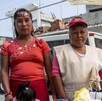 La señora Guadalupe vende helados desde hace 15 años. Es madre de una hija y con esta actividad obtiene ingresos para sus gastos.