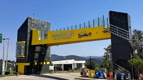 Fachada de la entrada al municipio de Zoquitlán, en Puebla.