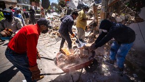 La explosión en Coacalco dejó una vivienda destruida.