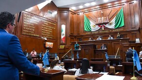 Fernando Alférez hizo un comentario considerado fuera de lugar y ofensivo durante la discusión sobre la instalación de lactarios.