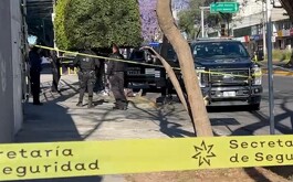 Cinta de precaución y patrulla de Guadalajara
