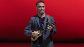 Jorge Drexler cantando en el Auditorio Nacional